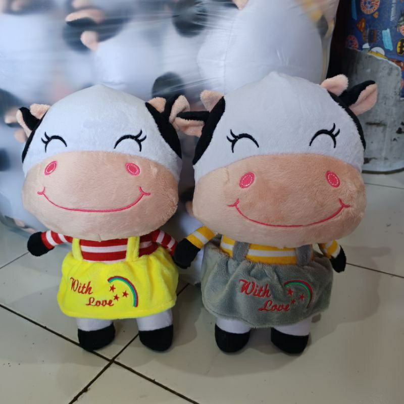 Boneka sapi lucu