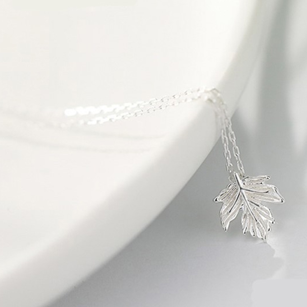 【COD Tangding】Kalung Wanita Desain Daun Maple Untuk Hadiah Ulang Tahun