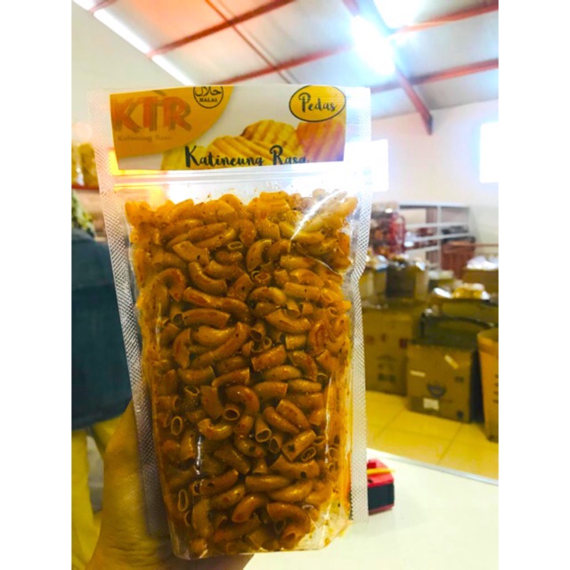 

MAKRONI CIKRUH KRIUK 100gr PEDAS DAUN JERUK/ORIGINAL