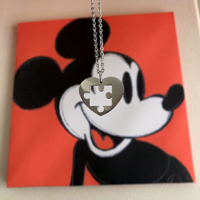 1 Pasang Kalung Liontin Puzzle Bahan Stainless Steel Untuk Pria Dan Wanita