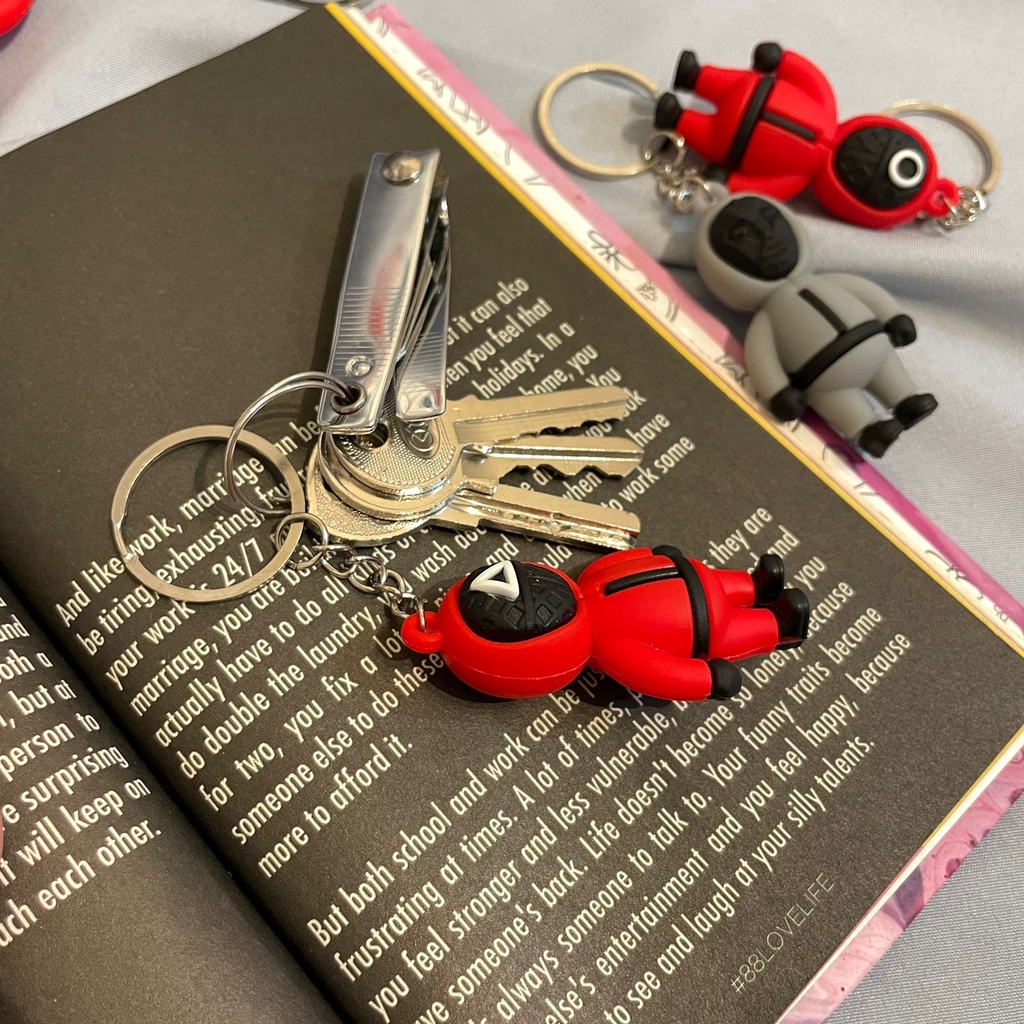 GANTUNGAN KUNCI LUCU MODEL SQUIT GAME KOREAN VIRAL ANIMASI SQUIDGAME KEYCHAIN SOUVENIR AKSESORIS MURAH IMPORT QUALITY READY GROSIR COD
