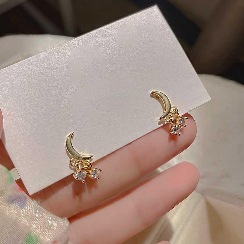 Anting Tusuk Gantung Bahan Sterling Silver 925 Desain Bulan Sabit + Zircon Gaya Simple Untuk Wanita