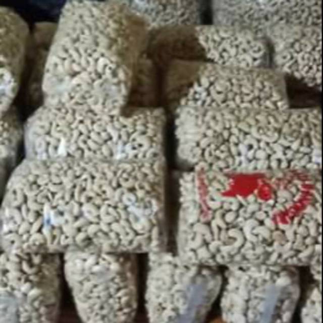 

Kacang mete mentah