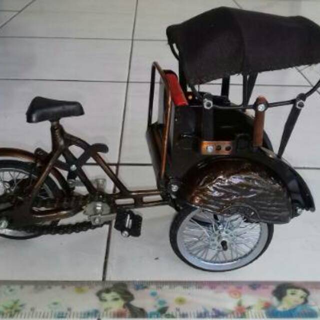 MINIATUR BECAK ANTIK