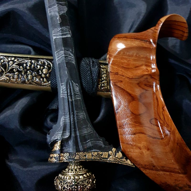 Keris Sinom Kinatah Sepuh Emas Pamor Korowelang