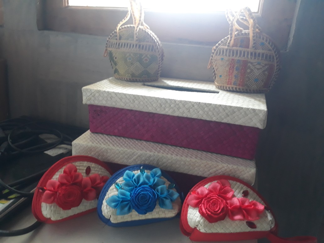 Kotaktisue Anyaman Pandan// Media Decoupage