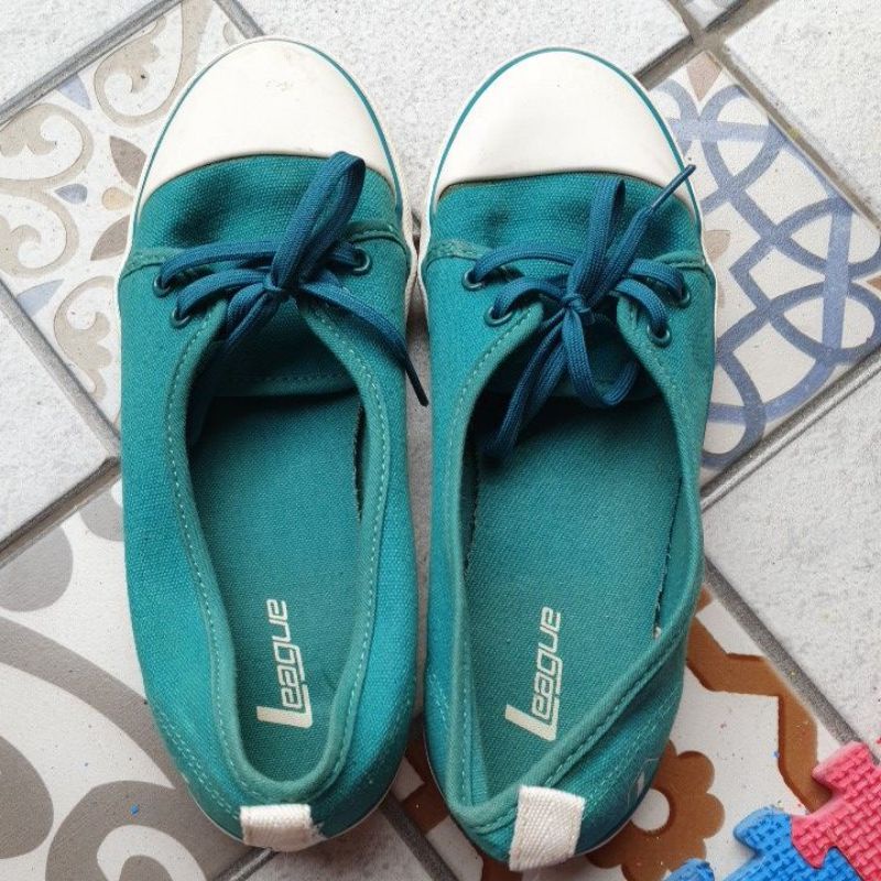 Sepatu wanita League (Preloved)