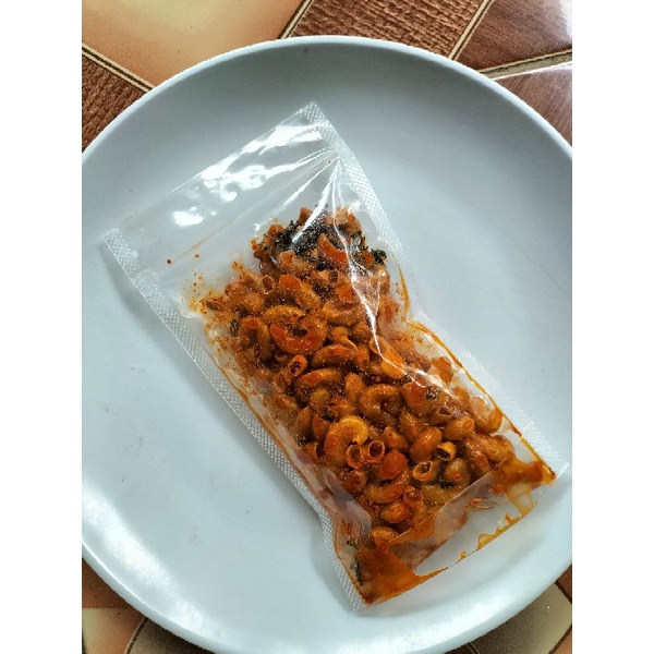 

MAKARONI PEDAS/cemilan pedas/ cemilan