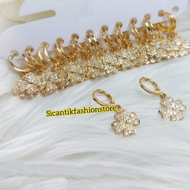 Anting Titanium Wanita Gold Motif Bunga Terbaru Terlaris Anti Karat Tidak Luntur Anting Wanita Gold Kekinian Mewah