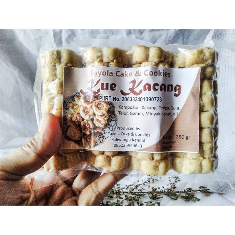 

Kue kering kacang/cemilan kue kacang kemasan Pack 250 gram