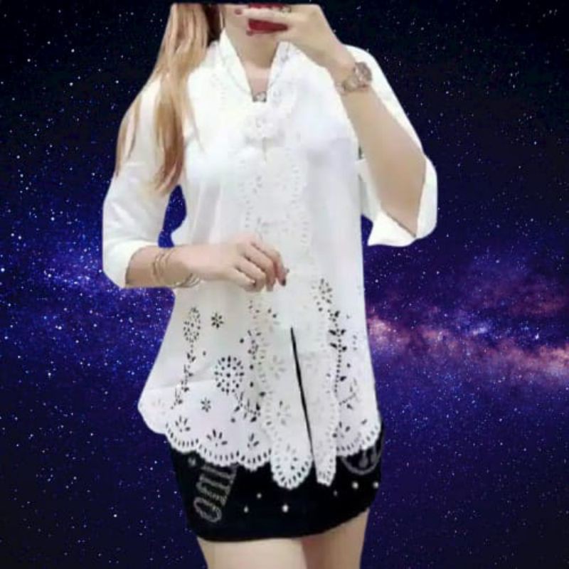 Kebaya Encim Modern katun laser cut Ofneser-Putih lipat