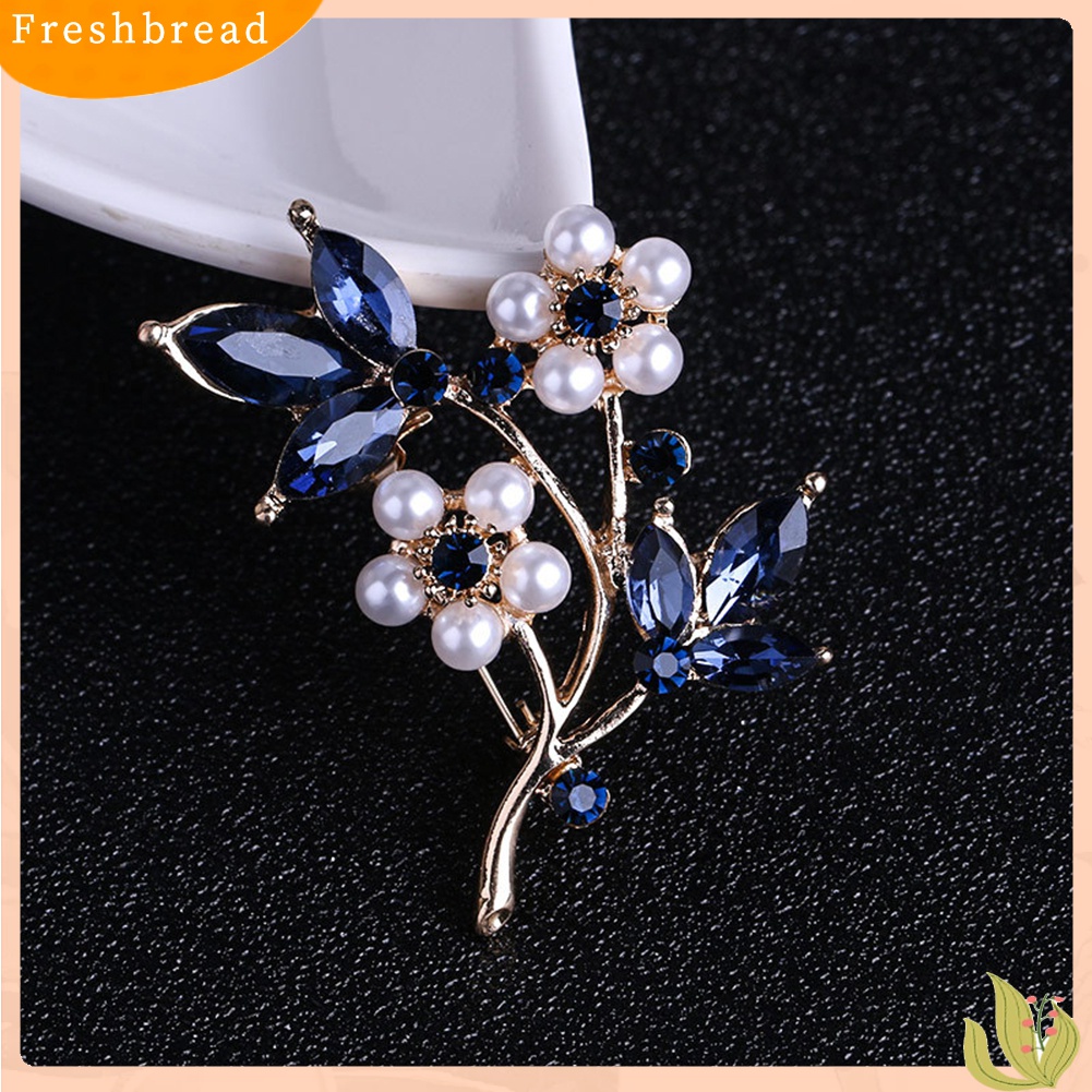 [ TERLARIS]Women Faux Pearl Rhinestone Petals Flowers Brooch Pin Jewelry Clothing Accessory