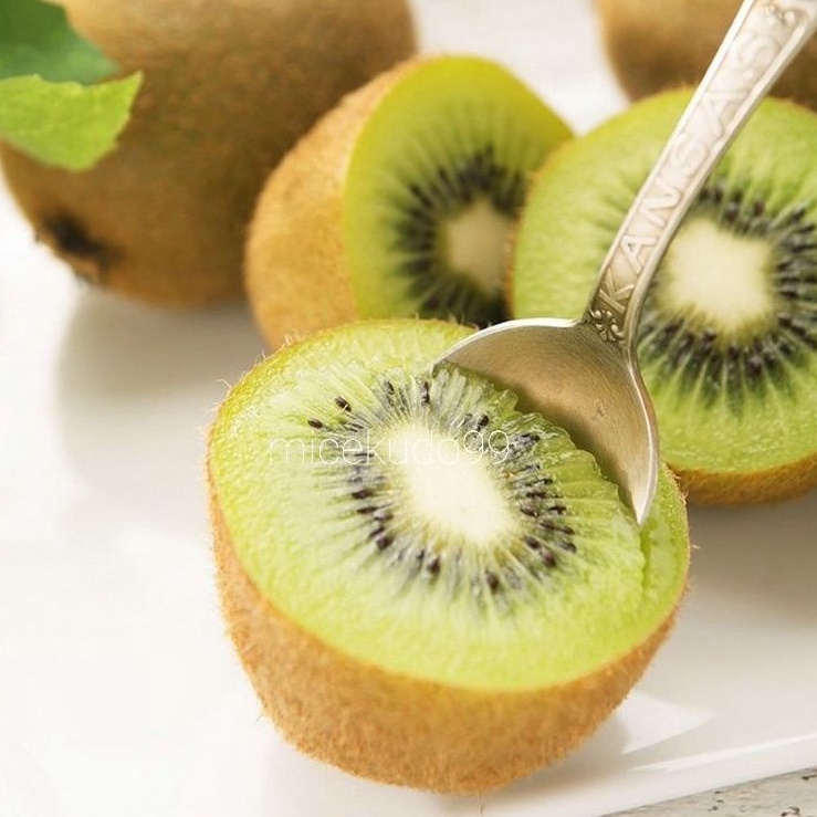 

BUAH KIWI HIJAU PCS IMPORT SEGAR / GREEN KIWI FRESH FRUIT DENPASAR BALI