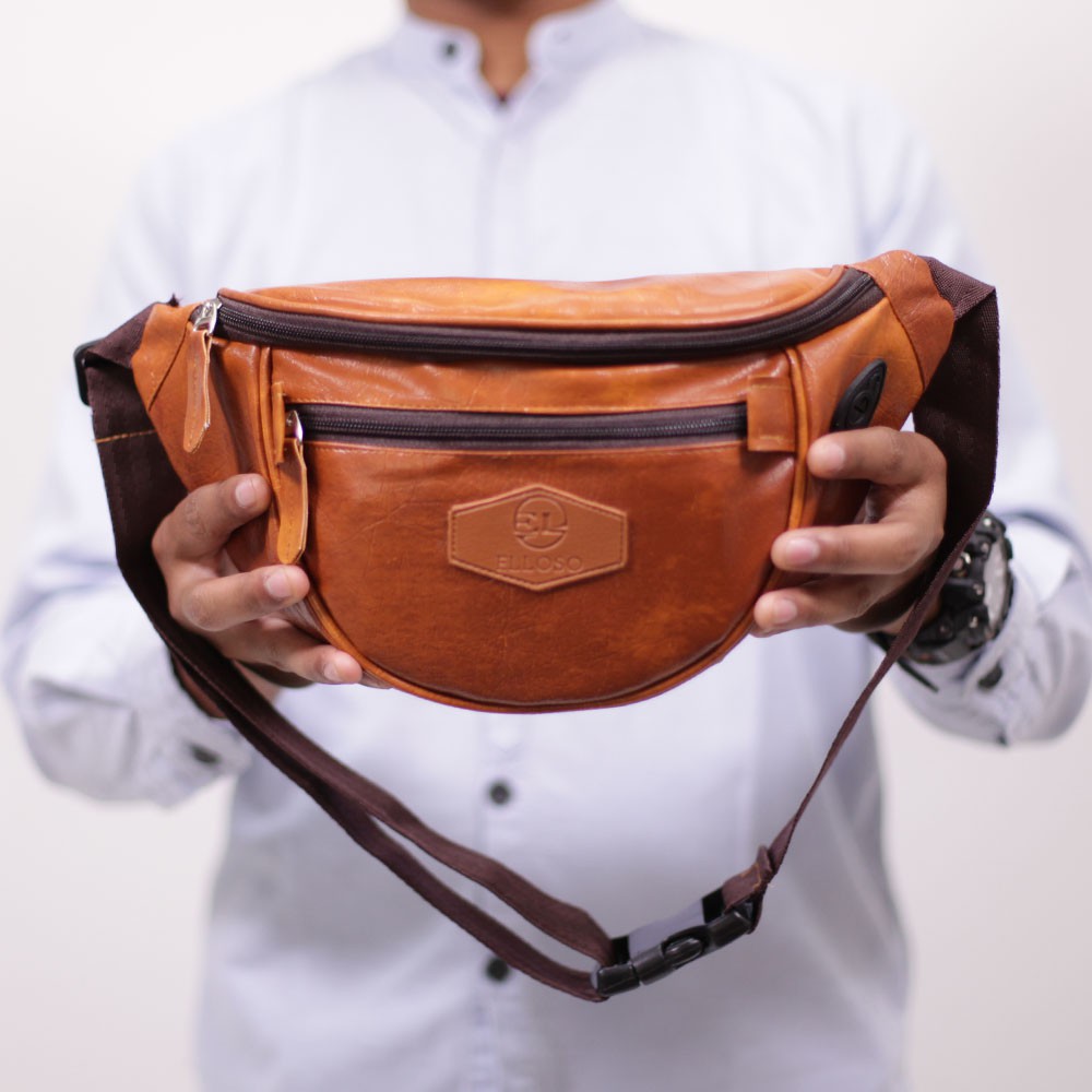 TAS SELEMPANG PRIA WAISTBAG COWOK KEREN CASUAL ADA LUBANG HEADSET BAHAN PU LEATHER PREMIUM EWL03