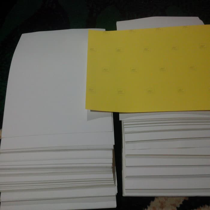 

Kertas Stiker A4 Bahan Cromo (20 lembar)