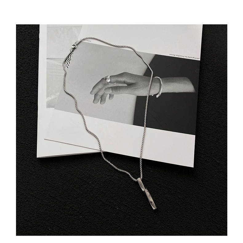 Twisted Long Pendant Necklace Accessories Personality Street Hip Hop Clavicle Chain