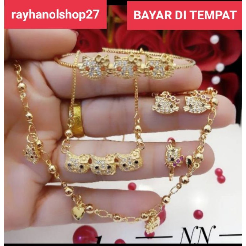 SET PERHIASAN ANAK HK TITANIUM GOLD LAPIS EMAS 22 K MOTIF MATA HITAM-MERAH