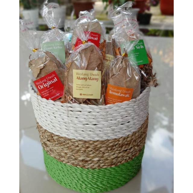 

HAMPERS POT ANYAM #1