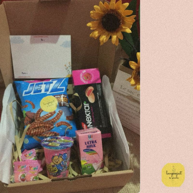 

Hampers Snack/Kado Sempro,Ulang Tahun/ Hampers Custome