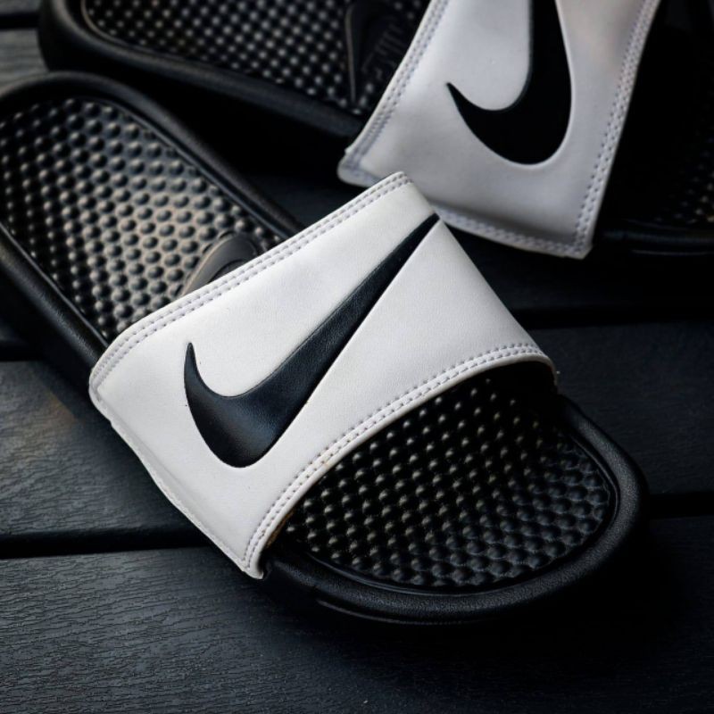 nike benassi black white