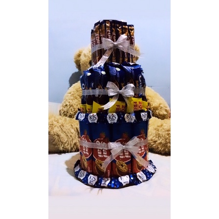 

SNACK TOWER CAKE