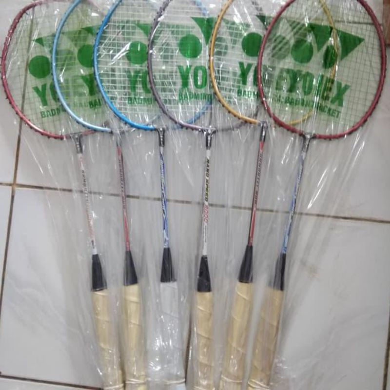 Raket Badminton