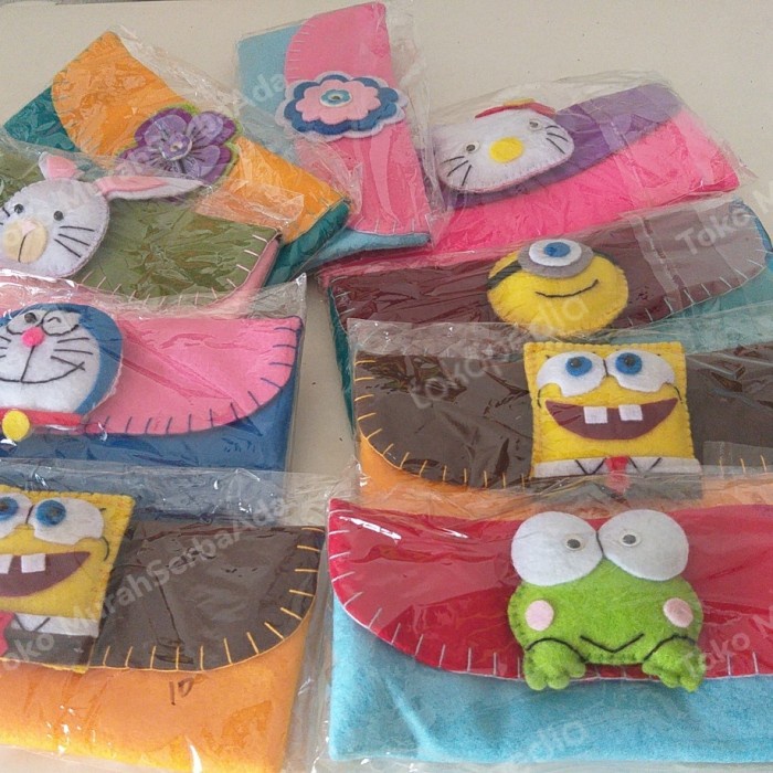 

Hemat Dompet Pensil Kain Flanel Hemat