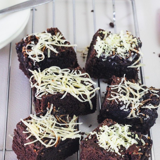 

FUDGY BROWNIES PANGGANG_KEJU
