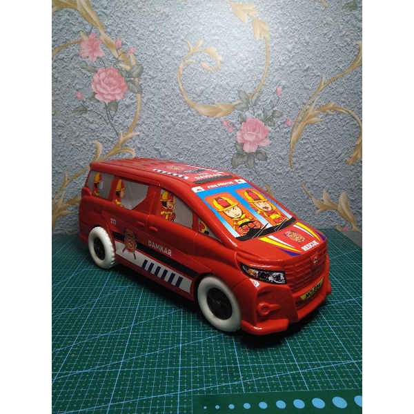 mainan anak Mobil-mobilan Alphard Damkar bahan plastik ukuran besar.
