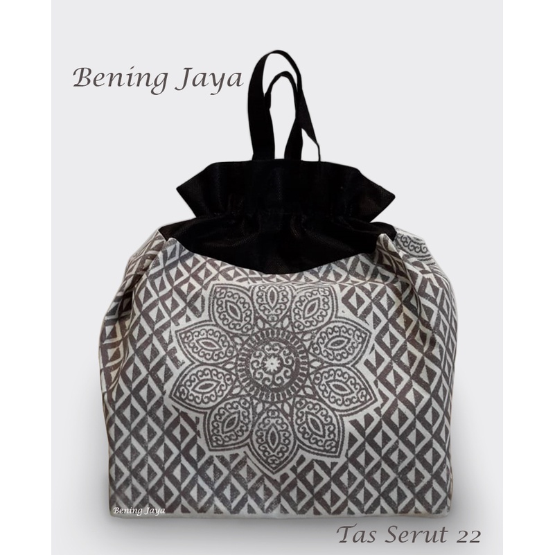 

Tas Hajatan Goodie Bag Serut 22 FT Hitam Putih