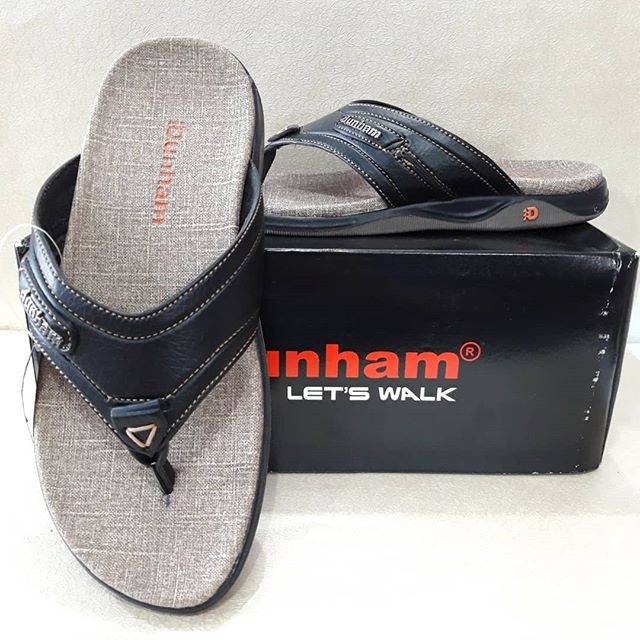 dunham flip flops
