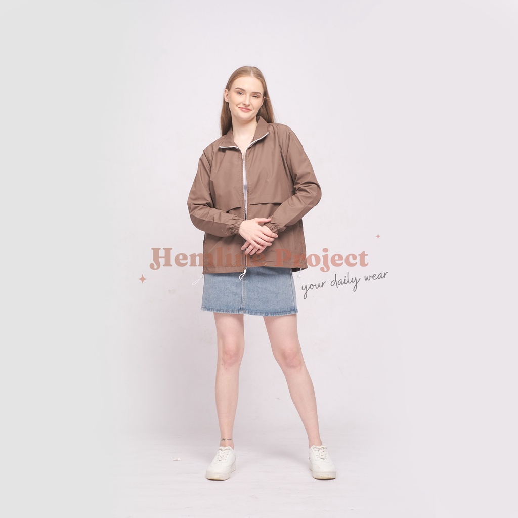 Elya Jaket Coach Wanita - Light Brown