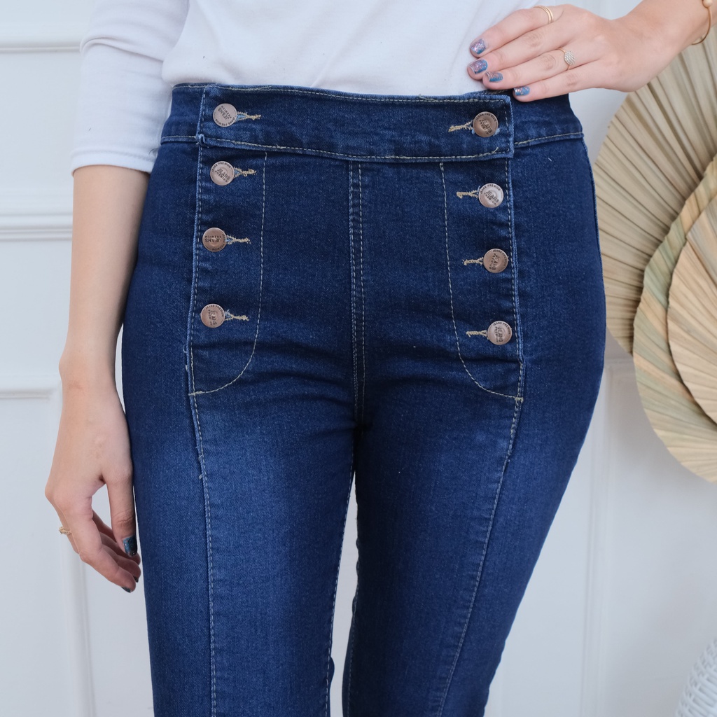 Hotty Highwaist Jeans Rawis Kancing 8 Panjang 7/9