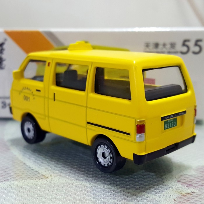 Diecast XCARTOYS Democratic Brand - Daihatsu Hijet 1000 Taxi Skl 1:64