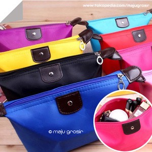 Tas / Dompet Kosmetik (Rainbow Cosmetic Pocket)