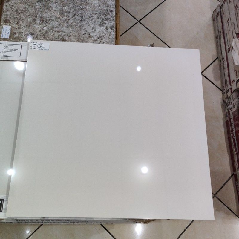 granit lantai kilap cove super white 60x60 kw1