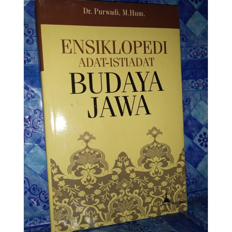 

Ensiklopedi adat istiadat budaya jawa.