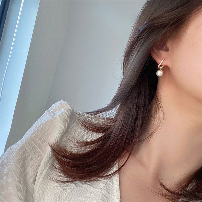 Anting Tusuk Bentuk Geometri Aksen Mutiara Bahan 925 Silver