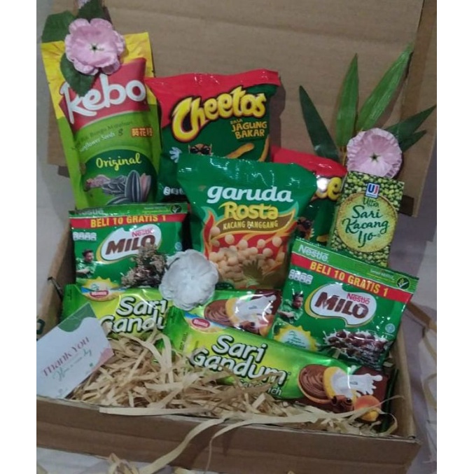 

SNACK BOX / GIFT BOX / HAMPERS SNACK BOX / KADO WISUDA, ULANGTAHUN, ANNIVERSARY, KADO SIDANG