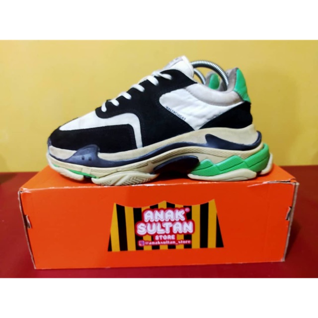 Balenciaga Triple S V2 10000% Jamin Original (Second/Bekas Pemakaian) No