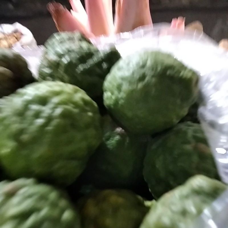 

jeruk purut ukuran sedang 500g