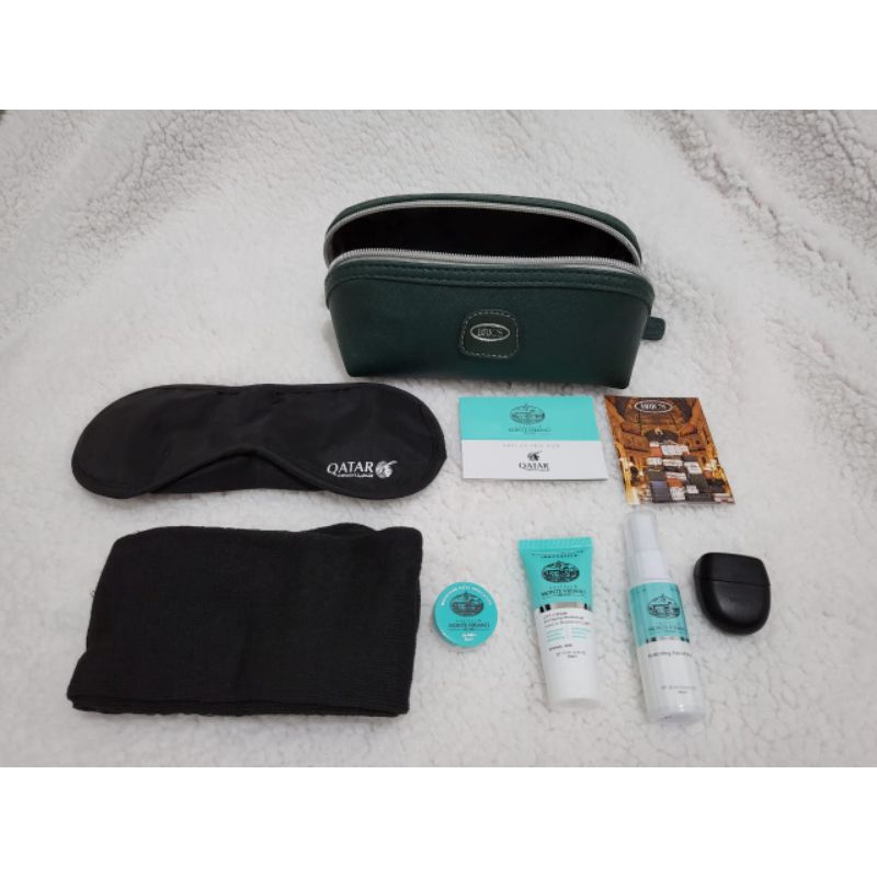 Amenity Kit Bric's by Qatar Airways colour Green