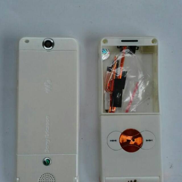 Casing fullset sony ericsson w350 w350i putih tulang