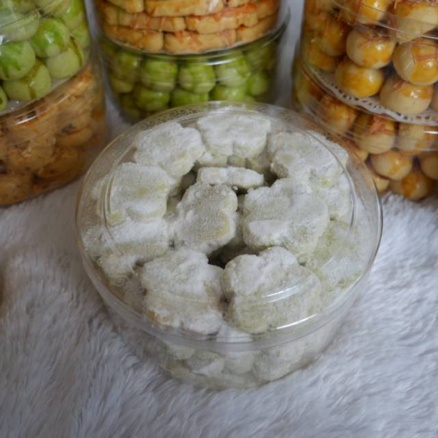 

LCOOKIES - KUKER KUE KERING PUTRI SALJU PANDAN