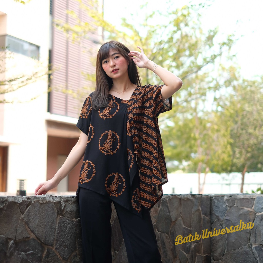 Atasan Batik Wanita Motif Bunny Sogan