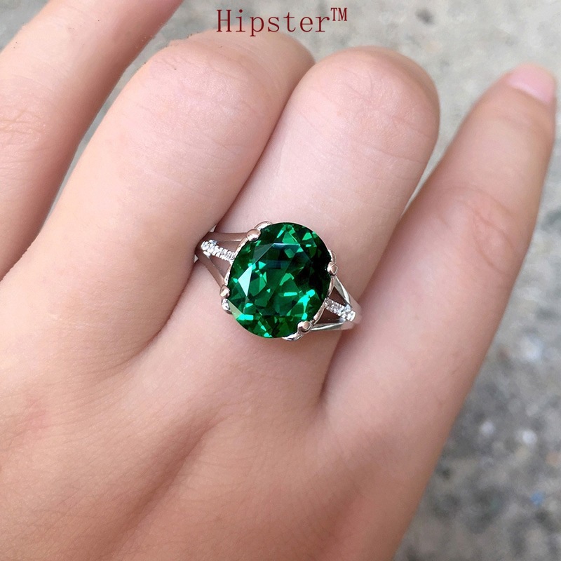 New Hot Sale Classic Fashion Inlaid Emerald Colored Gems White Gold Ring