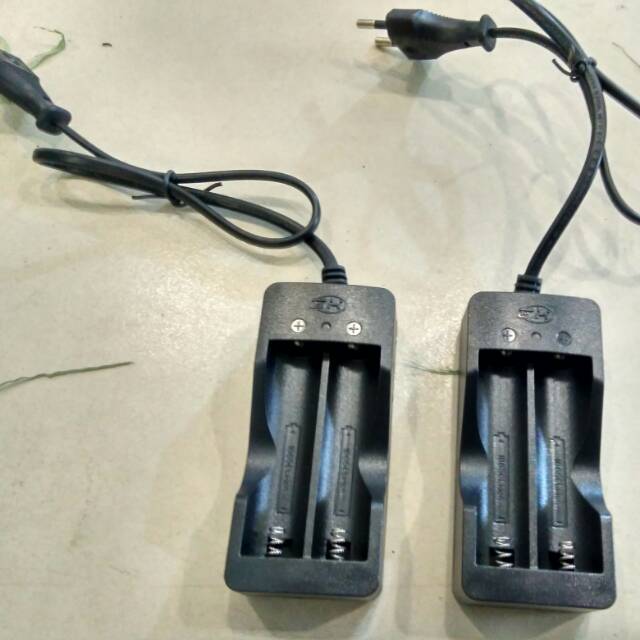 CHARGER BATERAI 18650 AWT 2 SLOT Kabel