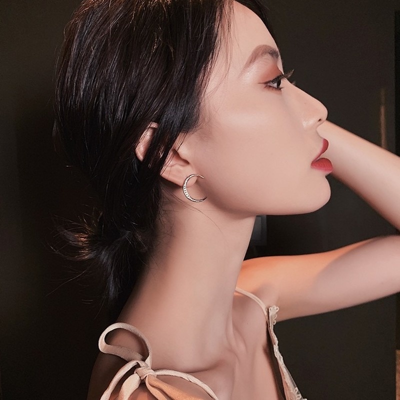 Asymmetric Xingyue Fashion New Design Sense Individuality Temperament Simple Earrings