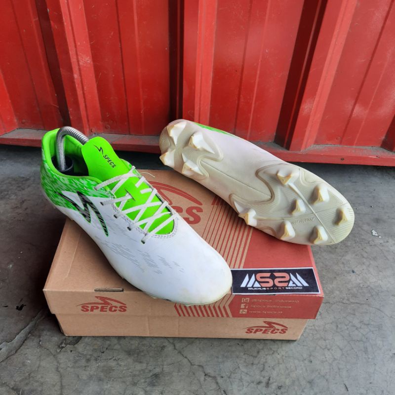 Sepatu sepakbola/ specs accelerator alpha pro fg / specs accelerator / accelerator alpha pro
