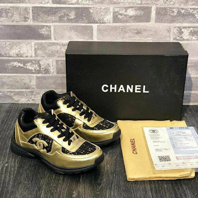 Chanel Sneakers "Gold Black"
Perfect Kick